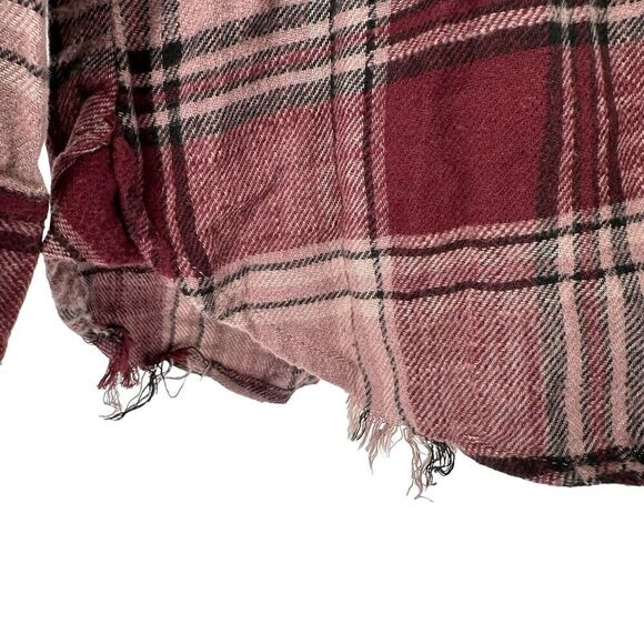 American Eagle Flannel Top Distressed Red Oversized Fit Lace Up V Neck Size S - Picture 4 of 8